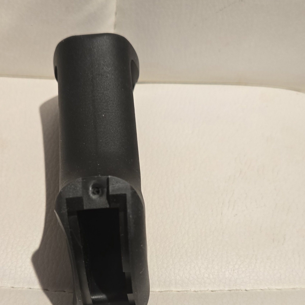New Ruger Rubber Grip - Picture 4 of 8